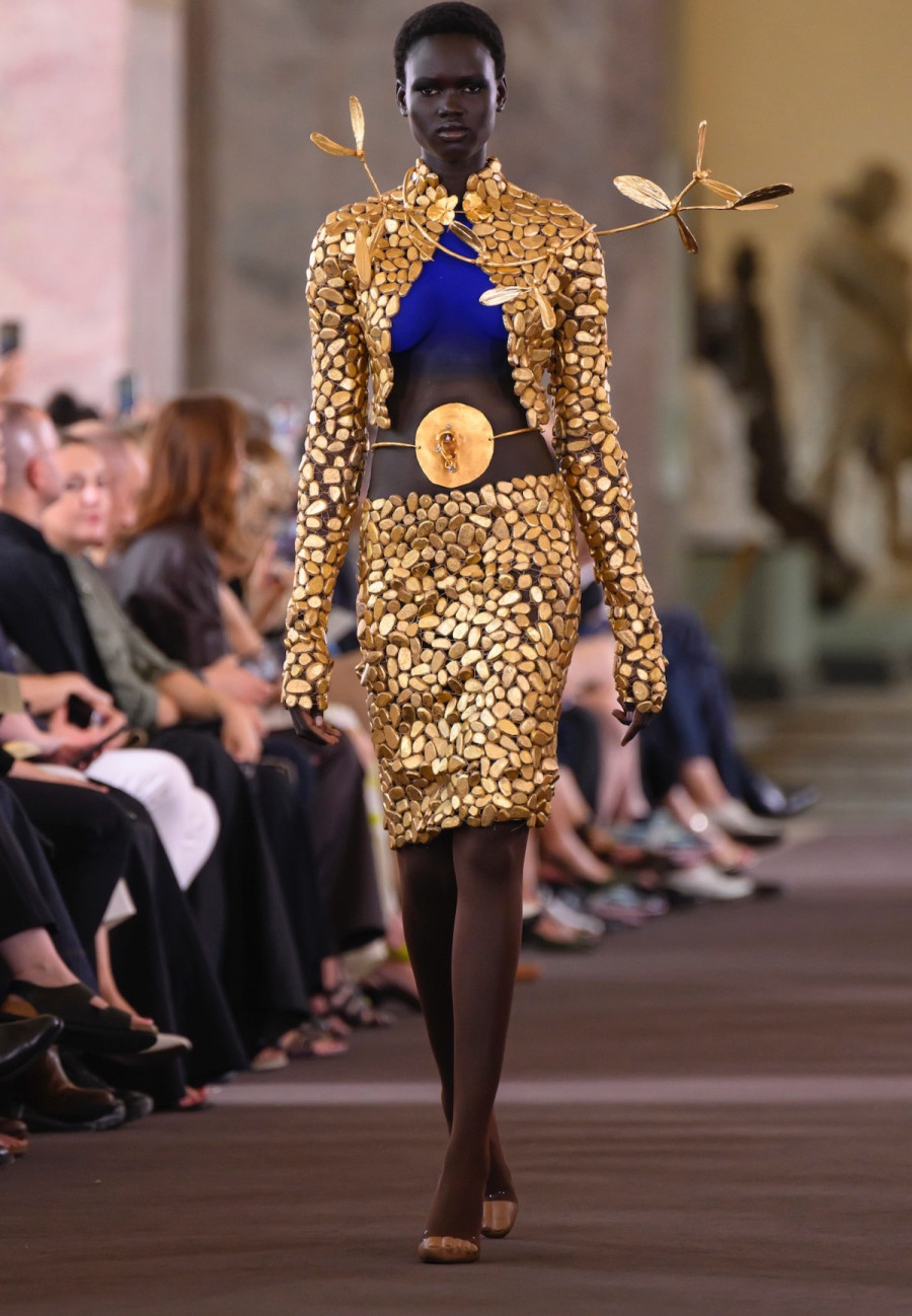 paris fashion week spring 2024 haute couture calendar